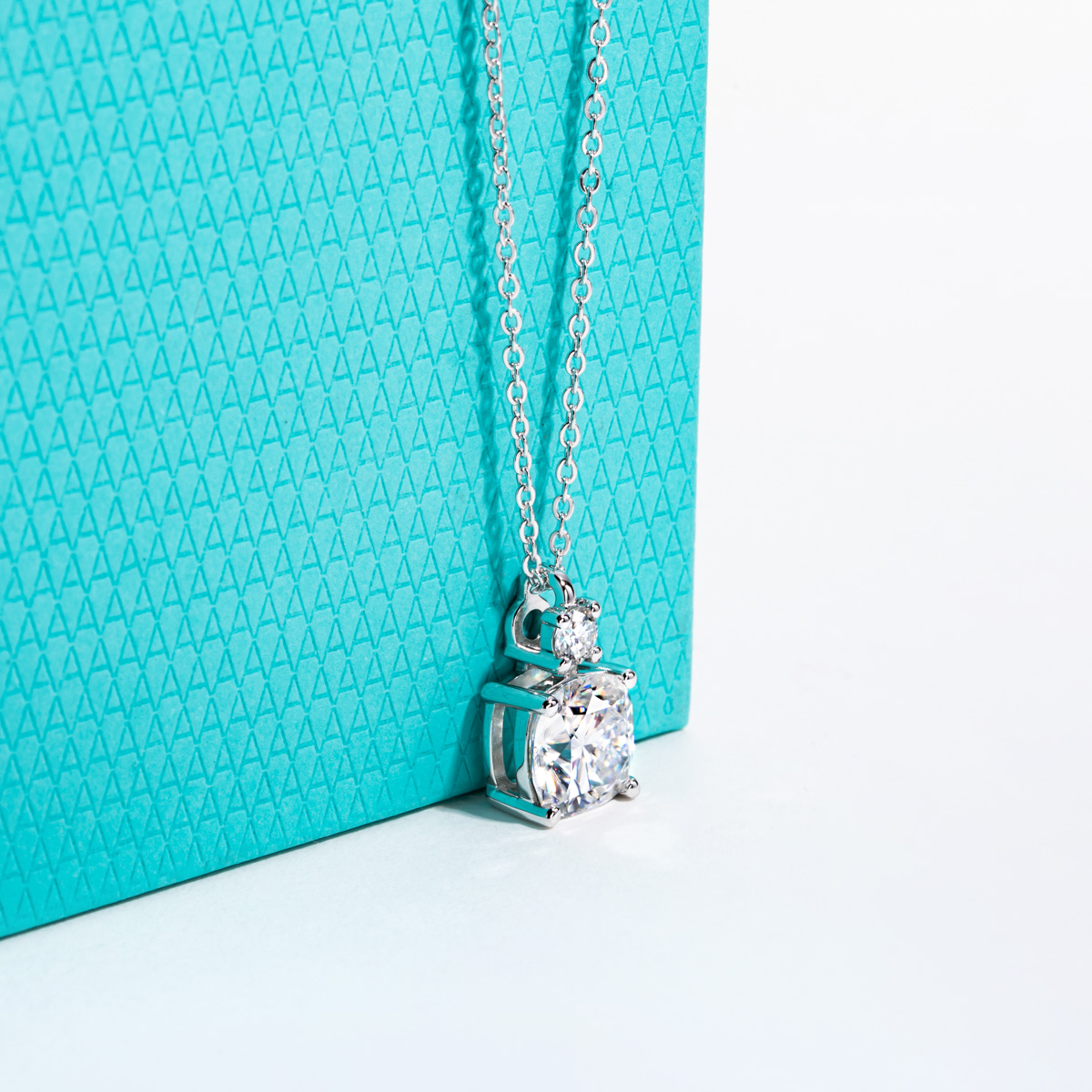 AnuJewel 2ct/2.5ct クッションカットモアッ - Ansi Chain のレビューと価格